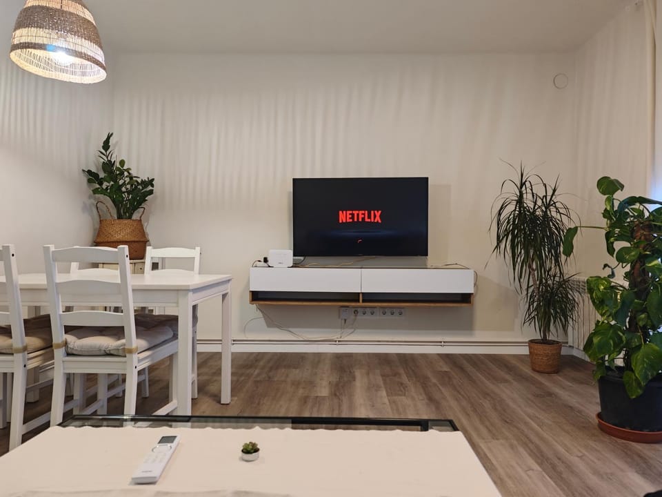 Living room, Entertainment, internet