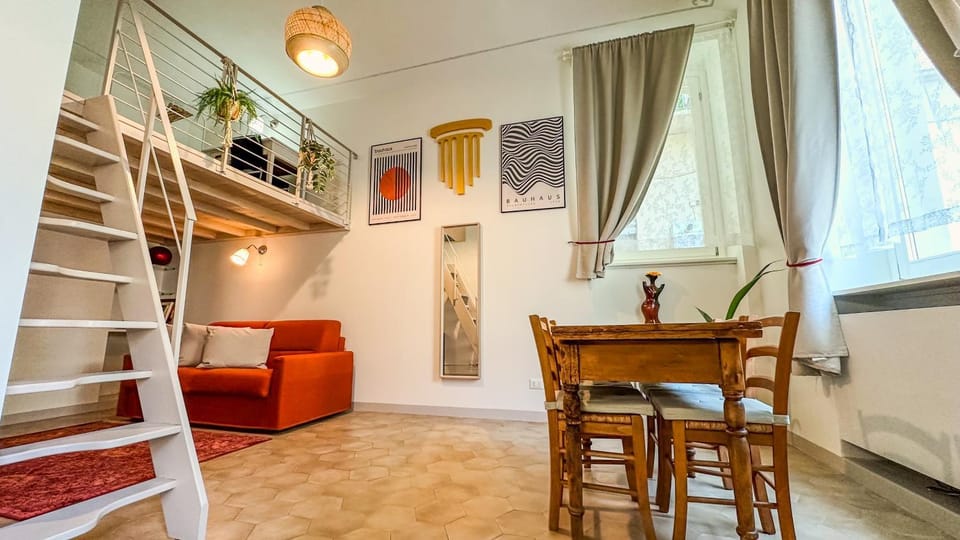 Living room, Photo of the whole room