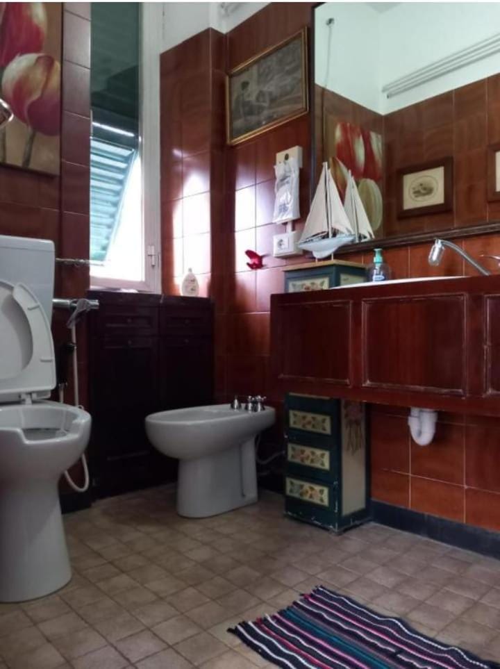 Shower, Toilet, Bathroom, bidet, towels