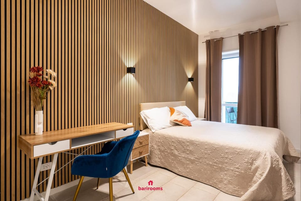 Bed, Seating area