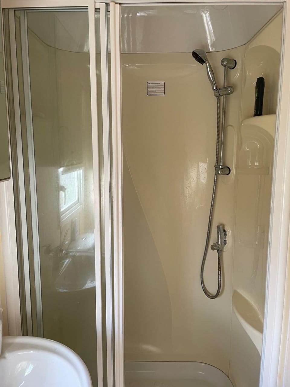 Caravan - Sleeps 8 - Pets Ok - Parking - Patio House in Camber