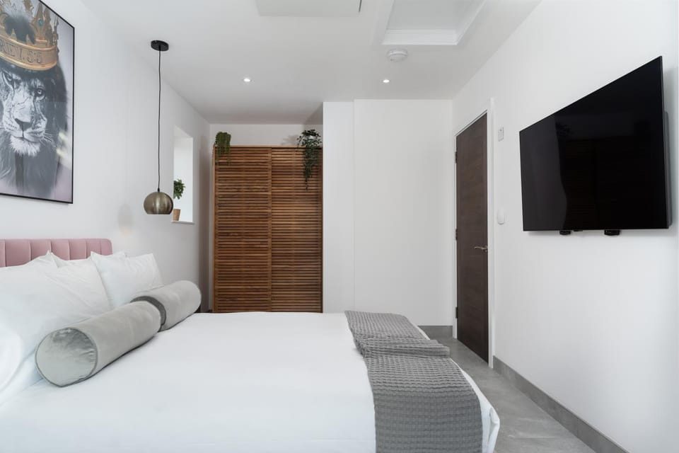 Brand new, Gwithian lodge, eco home House in England