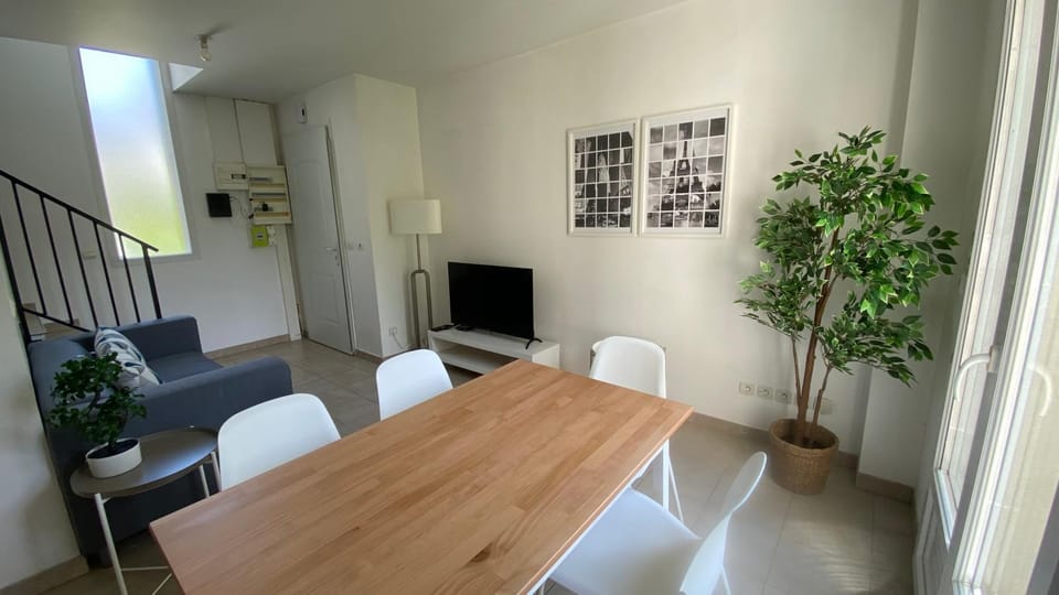 Communal lounge/ TV room, TV and multimedia