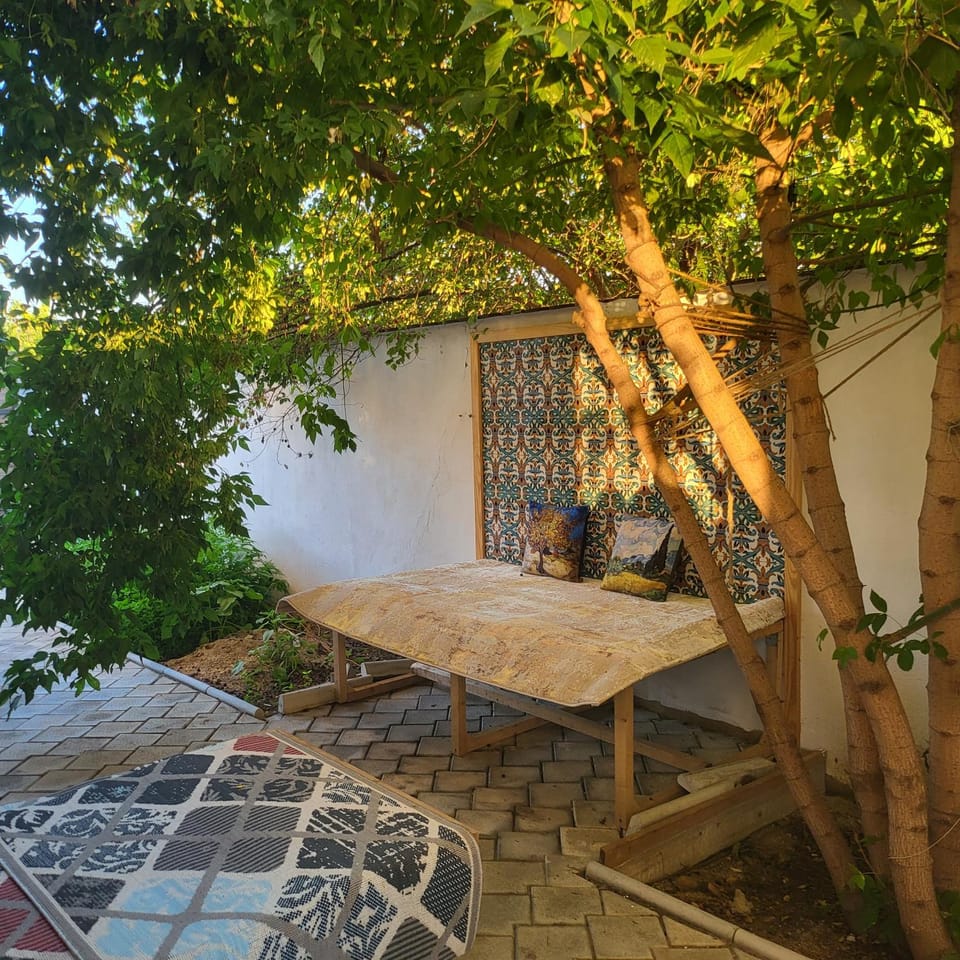 Patio, Spring, Day, Garden, Living room, Seating area, Garden view