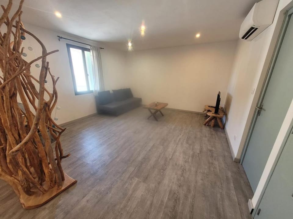 Charme et calme à Montfaucon Apartment in Provence-Alpes-Côte d'Azur