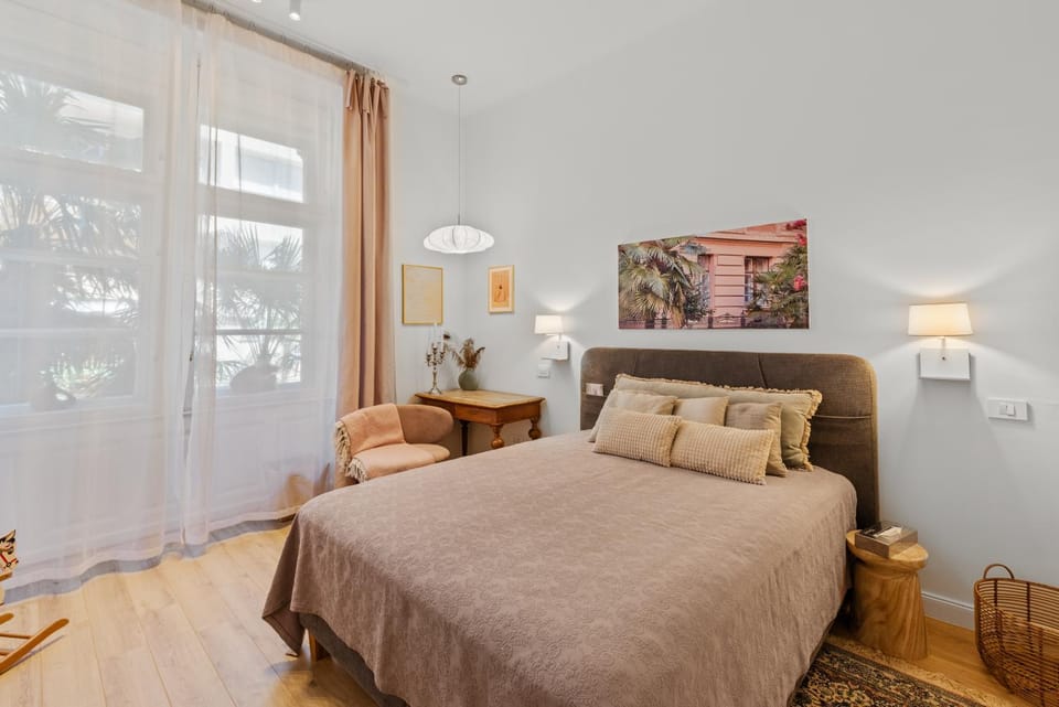 Bed, Bedroom