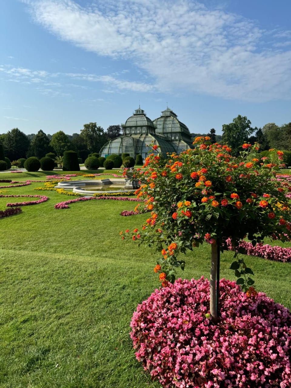 Nearby landmark, Day, Garden