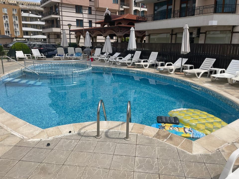 Pool view, Swimming pool