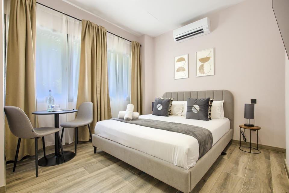 Bed, Living room, Bedroom
