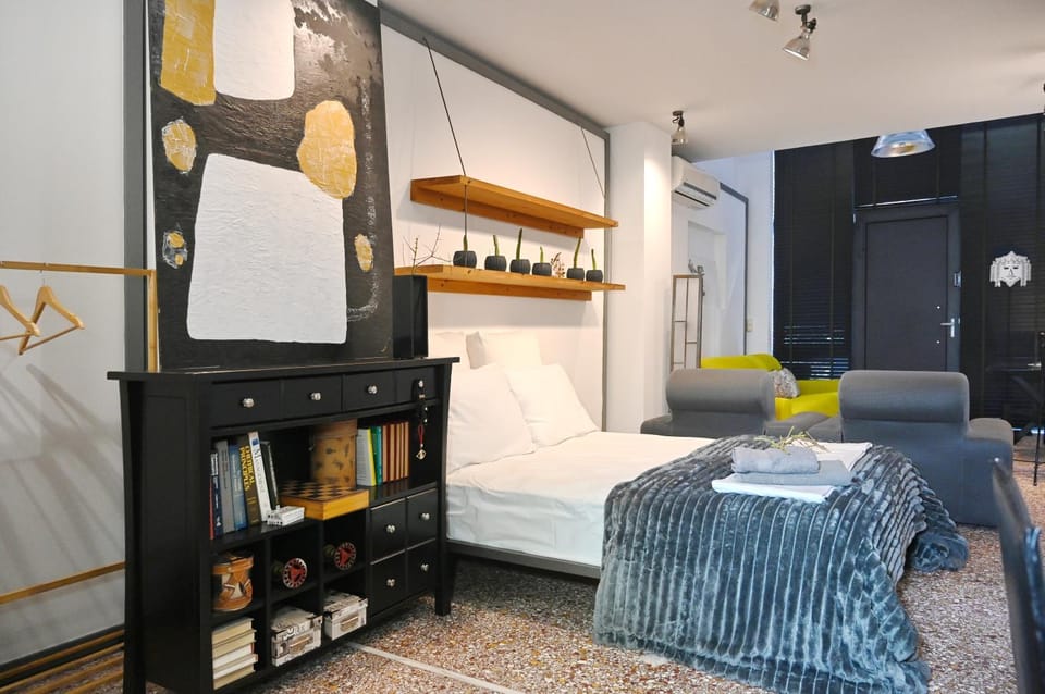 Bed, Library, Photo of the whole room, Bedroom