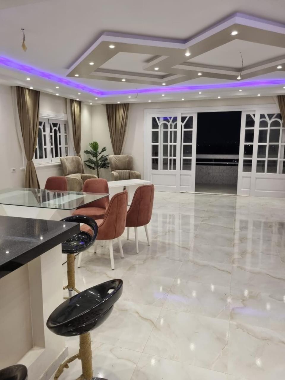 Living room, Seating area