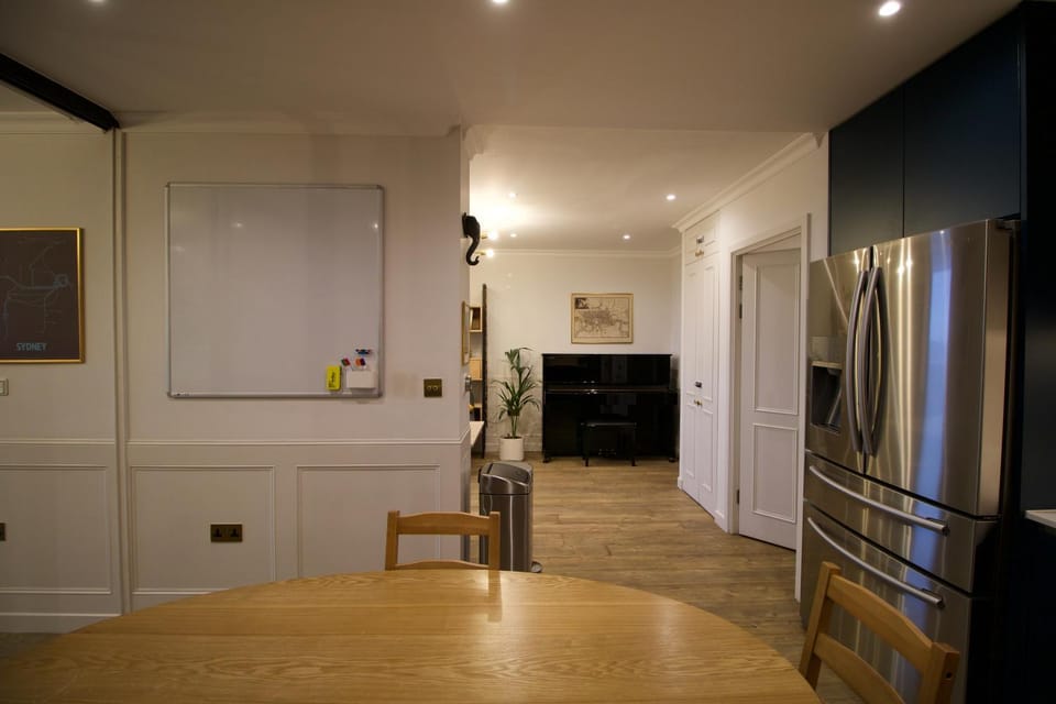 Luxury Surrey Quays Apartment Apartment in London Borough of Southwark