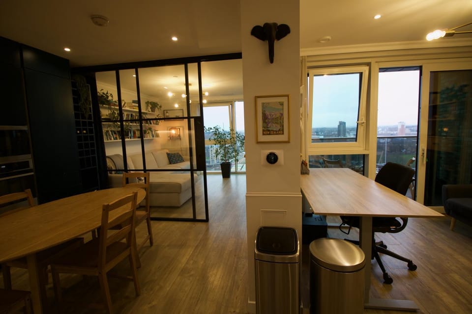 Luxury Surrey Quays Apartment Apartment in London Borough of Southwark