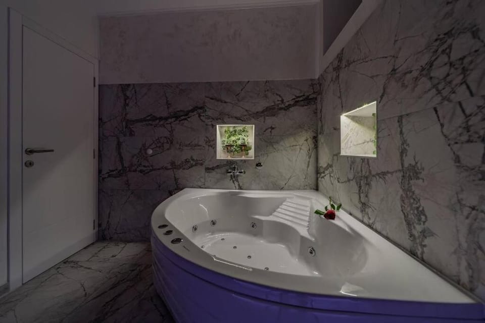 Hot Tub, Bathroom, Bath