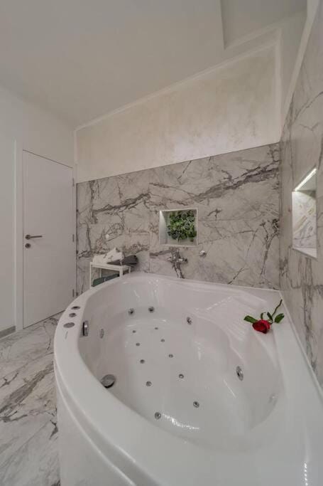 Hot Tub, Bathroom, Bath