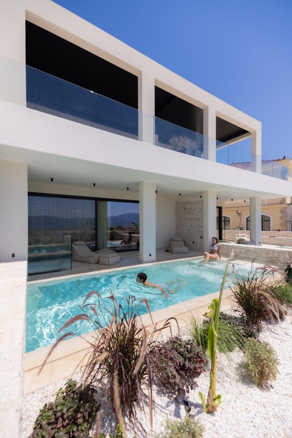Property building, Day, Pool view, Swimming pool