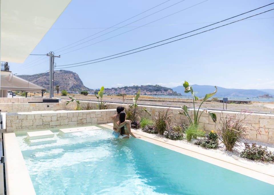 Day, Natural landscape, Pool view, Swimming pool