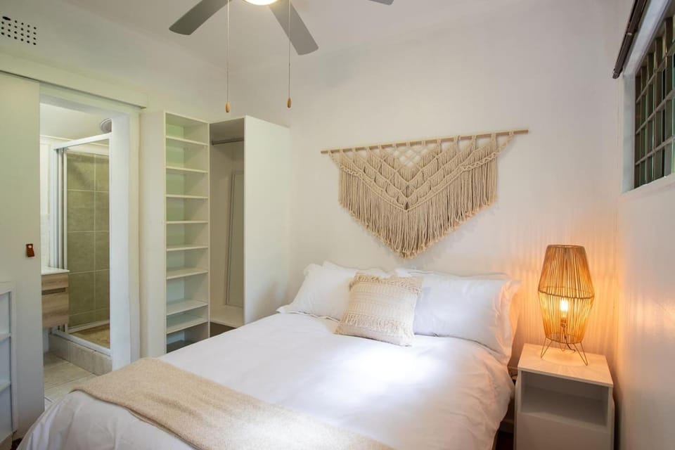 Marias Cottage 1BR Garden Retreat House in Sea Point