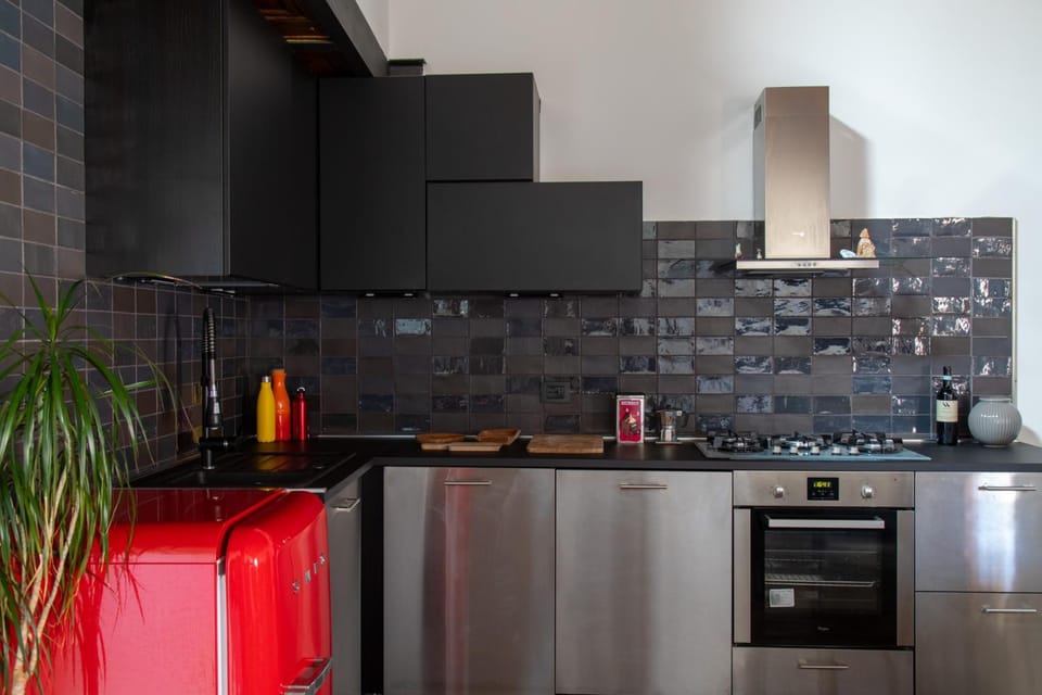 Kitchen or kitchenette, dishwasher, oven, pet friendly, stove