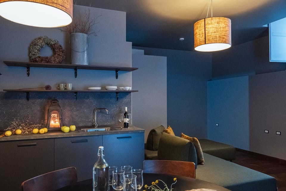 Kitchen or kitchenette, Living room, Seating area