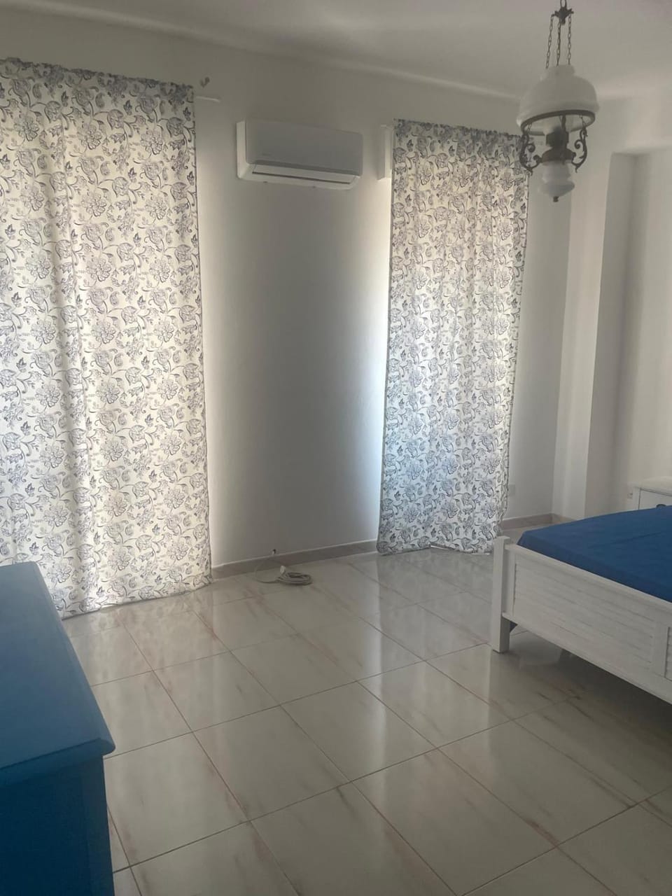 Bedroom, air conditioner