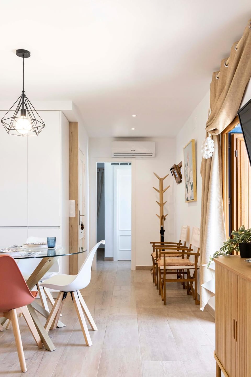 Seating area, Dining area