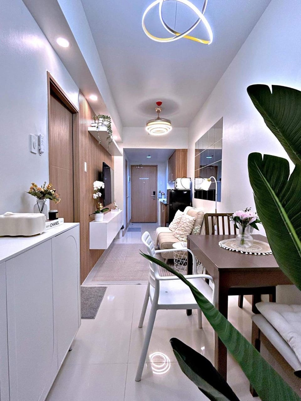 The 3rd Staycation Near MOA, Airport, with FREE WIFI, Netflix Apartment hotel in Pasay