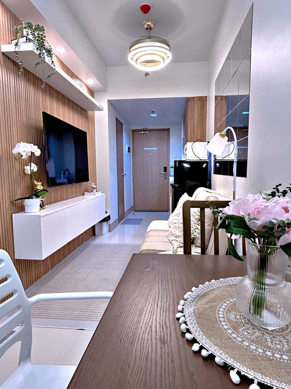 The 3rd Staycation Near MOA, Airport, with FREE WIFI, Netflix Apartment hotel in Pasay