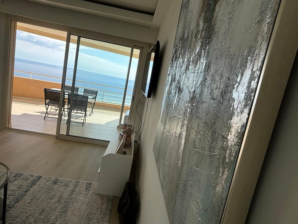 Splendide appartement avec panorama mer, proche Monaco Apartment in Cap-d'Ail