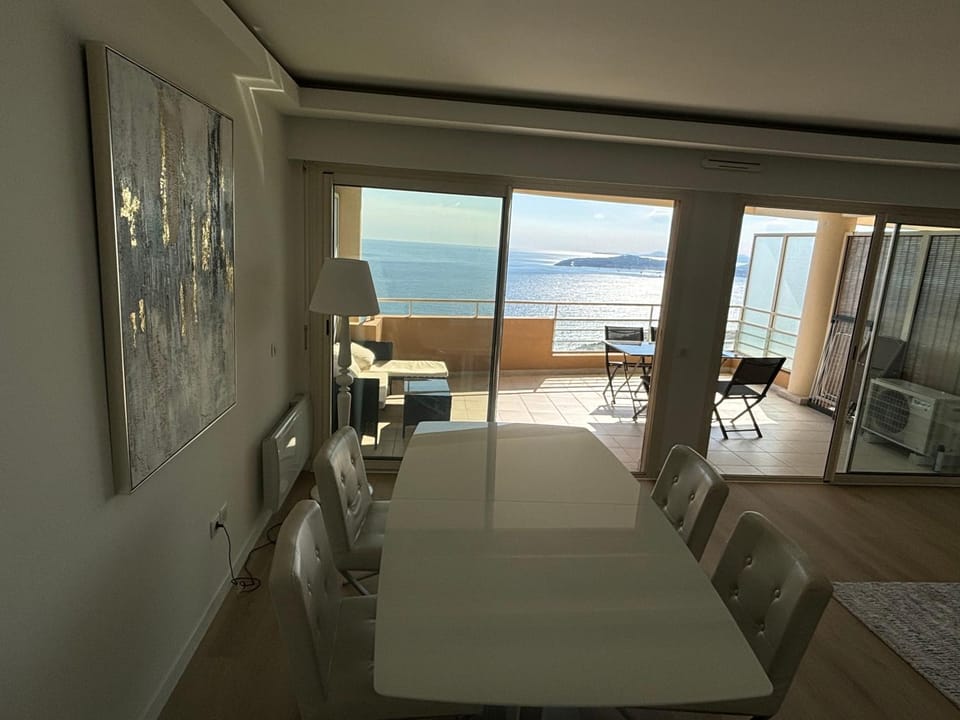 Splendide appartement avec panorama mer, proche Monaco Apartment in Cap-d'Ail