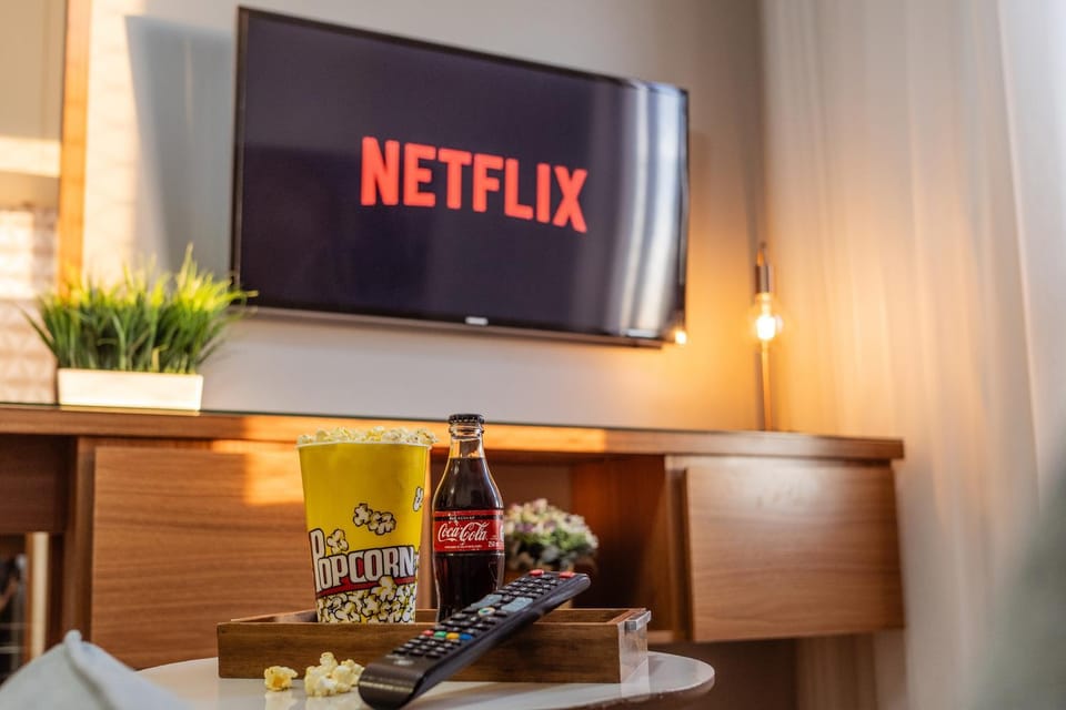 Communal lounge/ TV room, TV and multimedia, Food and drinks