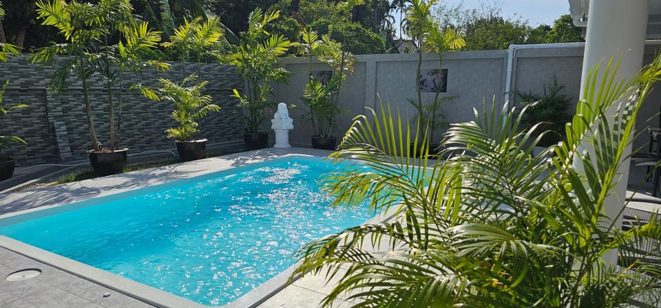 Day, Garden view, Pool view, Swimming pool, sunbed