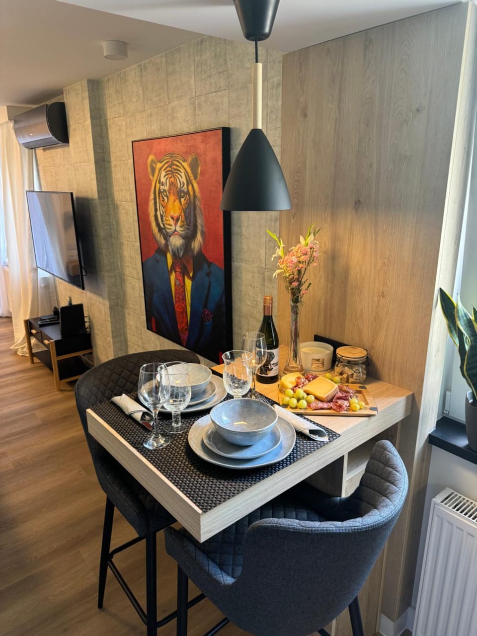 TV and multimedia, Dining area