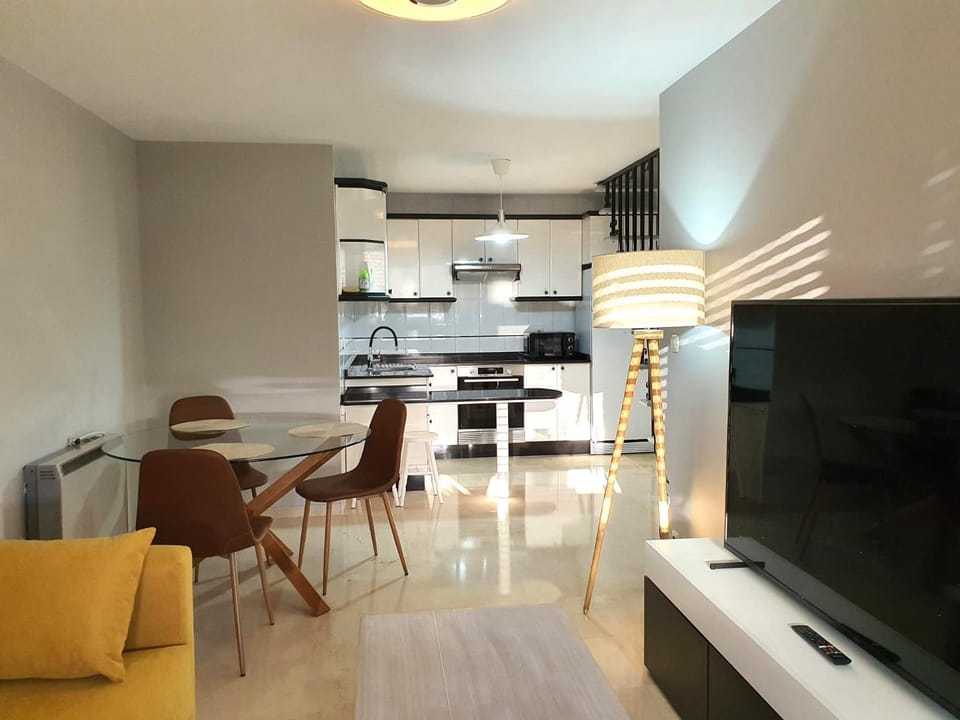 Kitchen or kitchenette, Living room