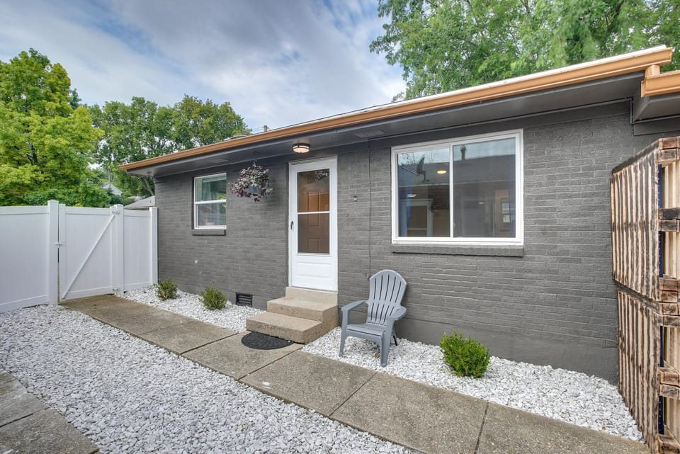 Dayton Condo w/ Courtyard < 3 to Downtown! House in Dayton