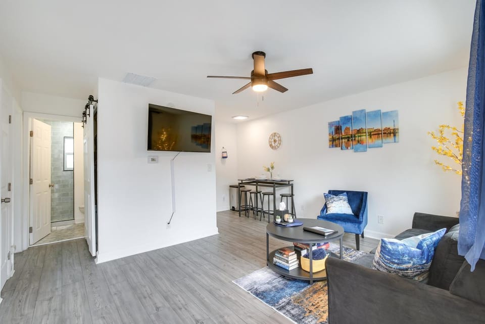 Dayton Condo w/ Courtyard < 3 to Downtown! House in Dayton