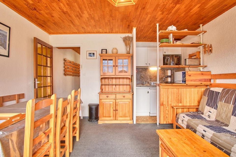 Property building, Living room, Bedroom
