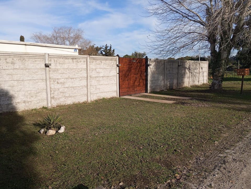 casa pileta parque mar del plata a 400 metros del mar House in Mar del Plata