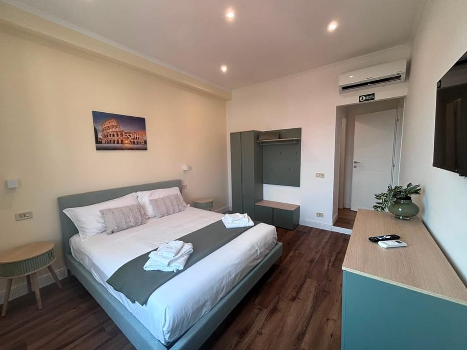 TV and multimedia, Bedroom, wardrobe, air conditioner