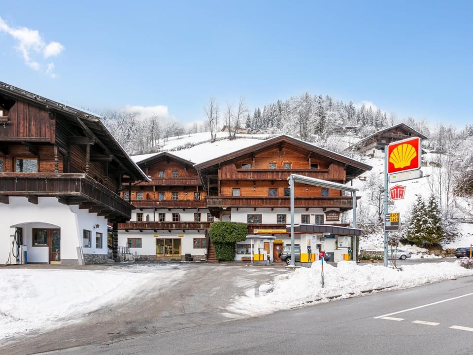Property building, Winter