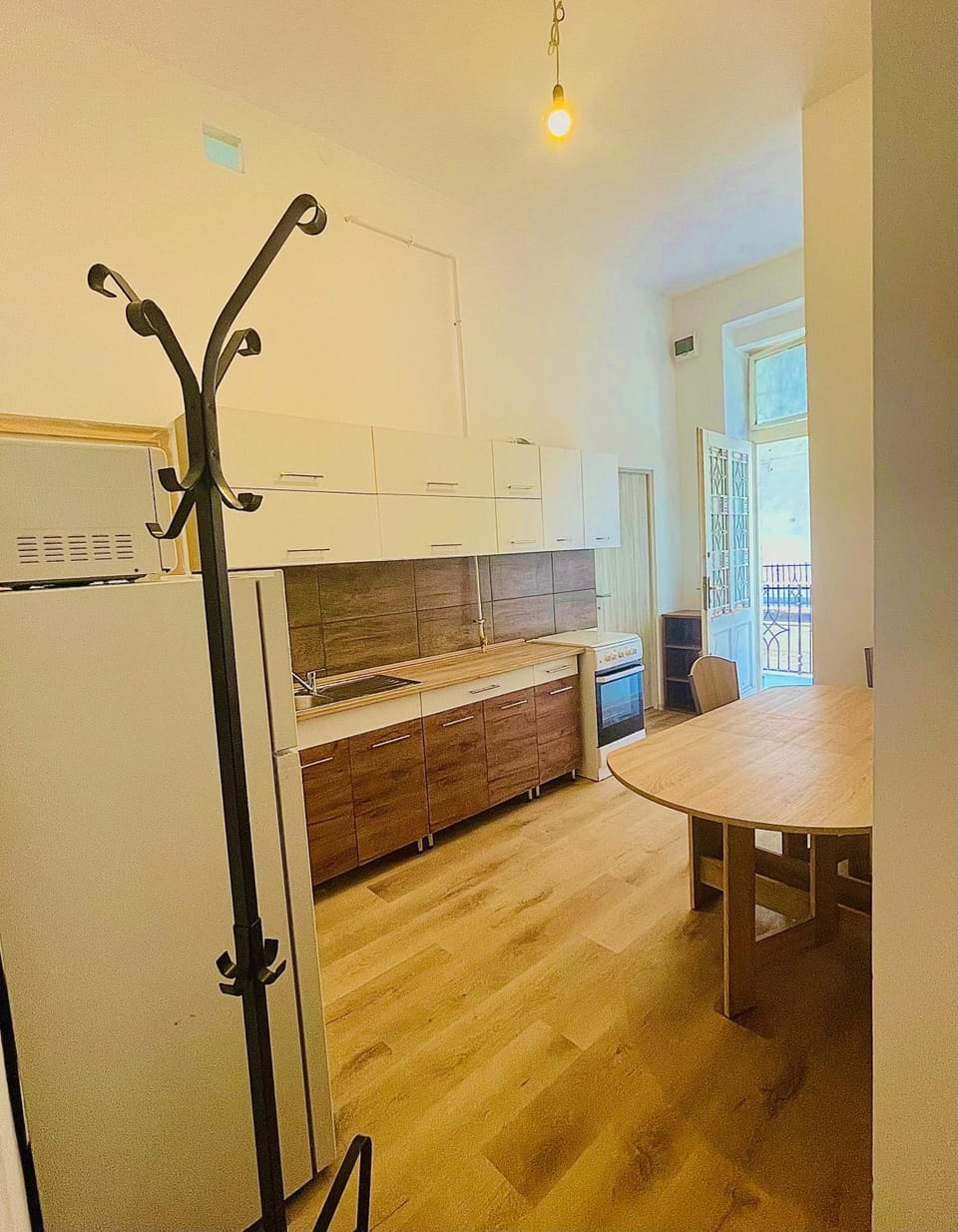 Coffee/tea facilities, Kitchen or kitchenette, Dining area, Dinner, microwave, oven