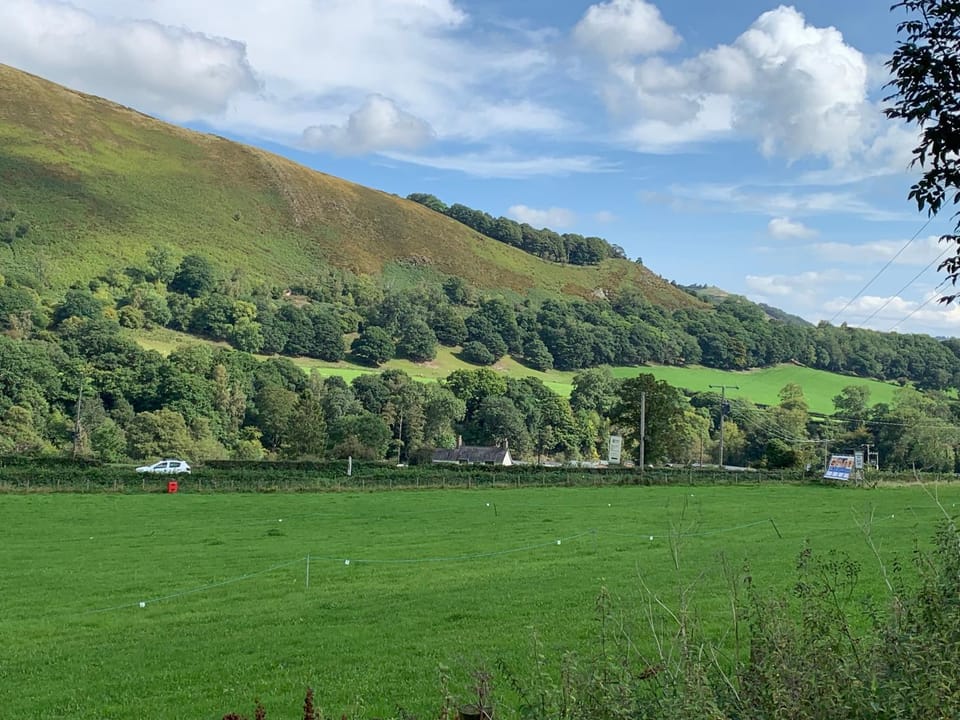 Abbey Caravan House in Llantysilio