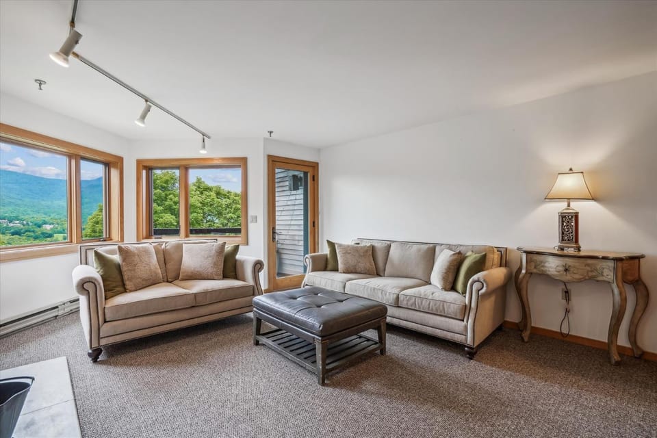 Highridge Condo Unit B10 House in Mendon