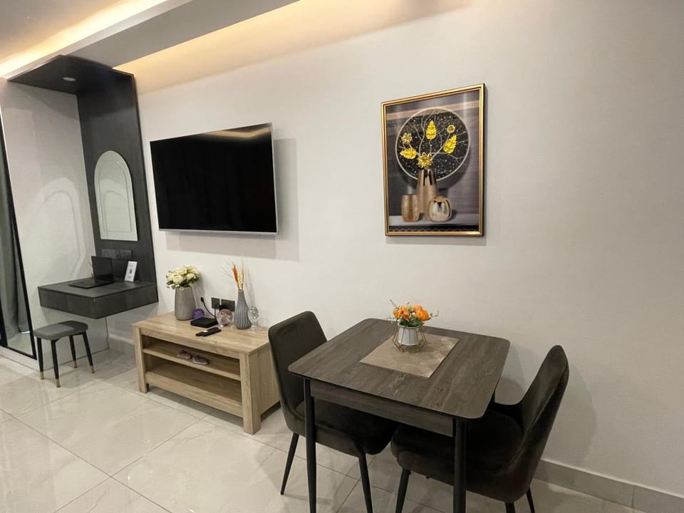 Dining area, Entertainment