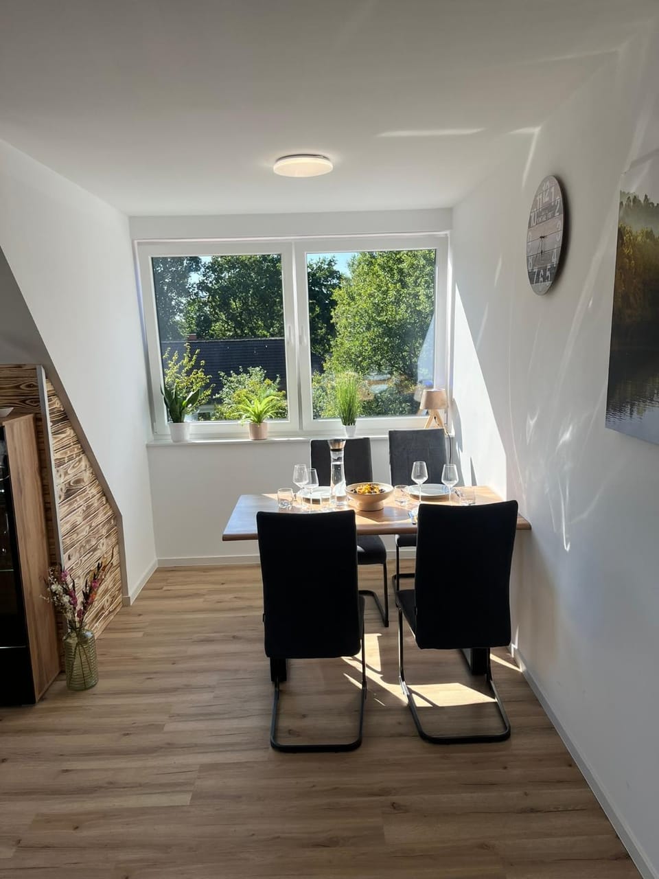Seating area, Dining area