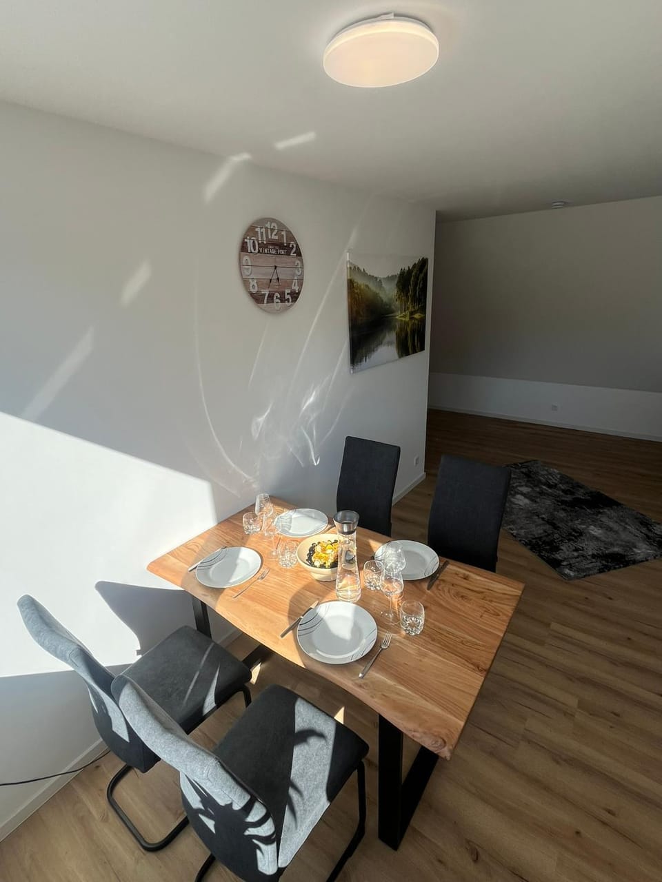 Food and drinks, Dining area, Food