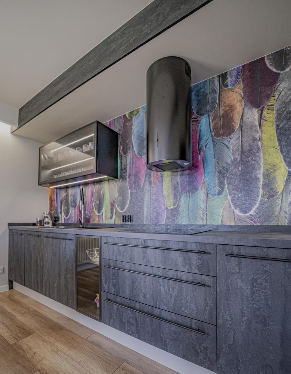 Kitchen or kitchenette, oven