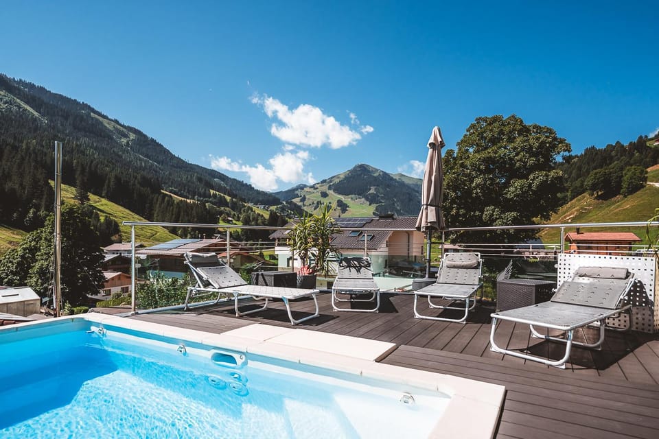 Day, Natural landscape, Balcony/Terrace, Mountain view, Pool view, Swimming pool, sunbed