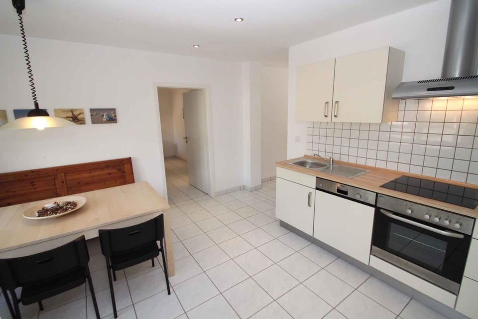 Dining area, dishwasher