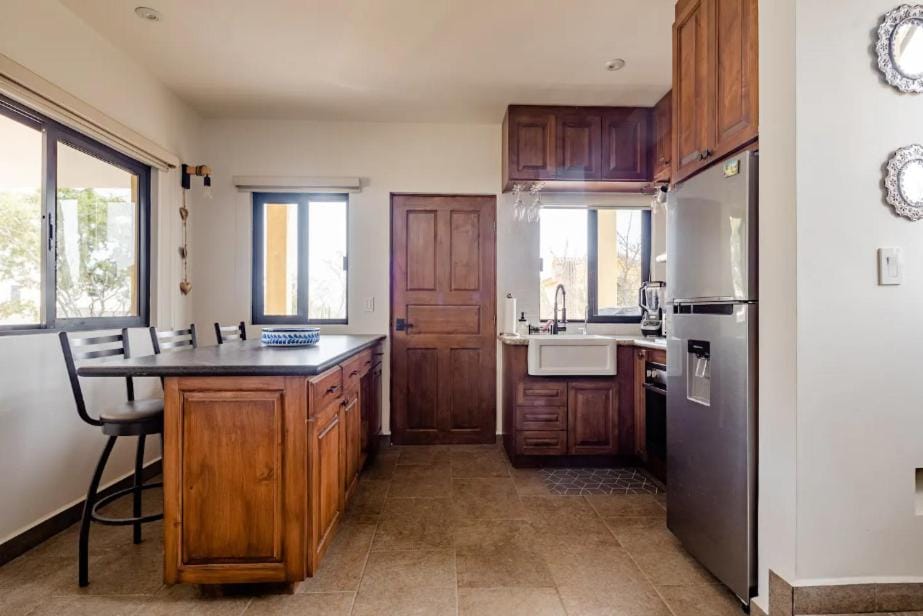 Kitchen or kitchenette, Dining area, oven, stove